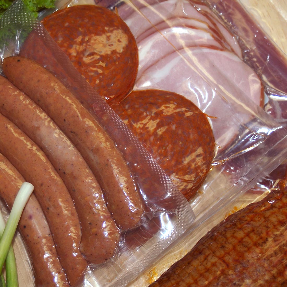 Elkay Plastics Laminated Poly-Nylon Vacuum Pouch Clear, 6" x 8" , 3 Mil 1000 / cs. Manufacturer product-family reference photo. Dimensions, thickness and pack quantity may differ from the listed SKU. Food, contents, labels and accessories shown are not included.